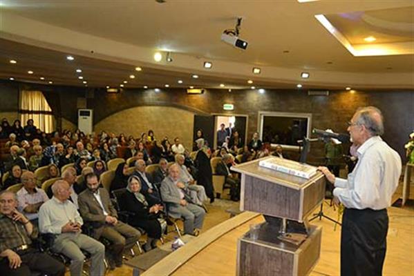 جشن گراميداشت مقام معلم با حضور بزرگان اهل قلم و علم 14 ارديبهشت 92 توسط بنياد فرهنگي ورزشي شادي با همكاري شهرداري در فرهنگسراي شهرداري لاهيجان برگزار شد